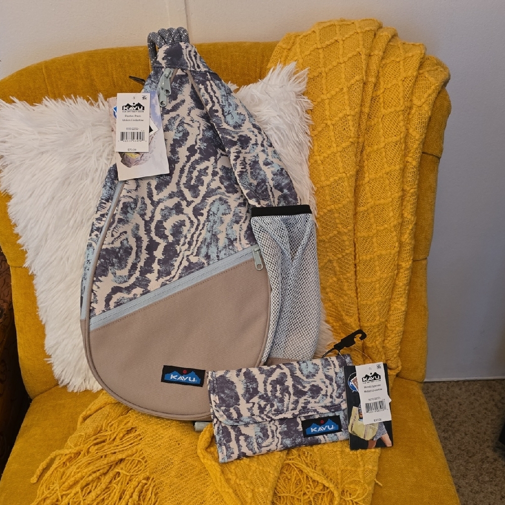 Kavu Paxton Pack and Mondo Spender Wallet In Motion Undertow